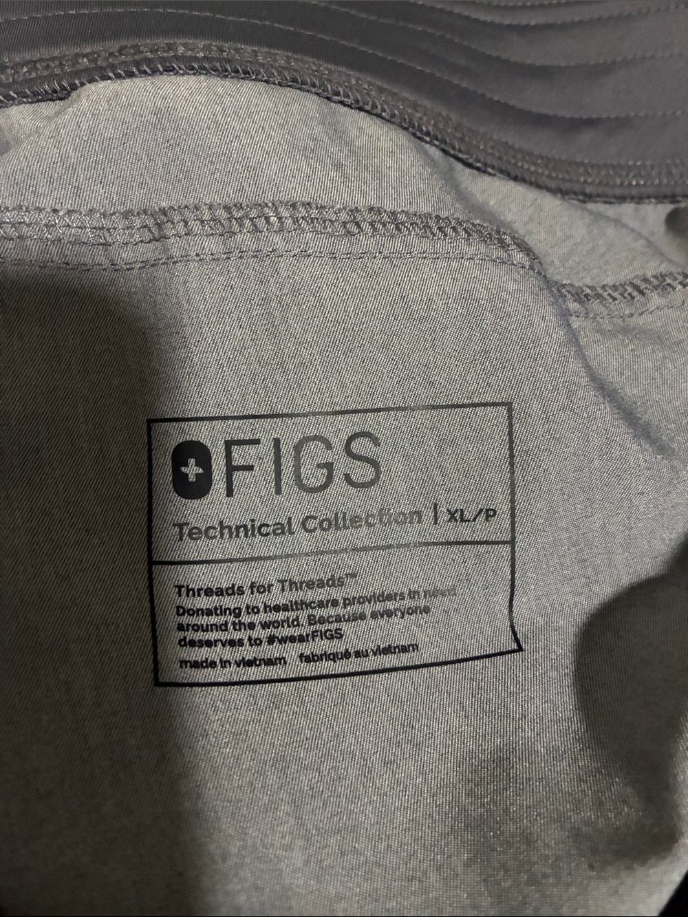 Figs Women's Scrub Set in Charcoal Gray with Teal Drawstring - Picture 2 of 3